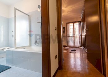 Hall / corridoio - Villa Via Monsignor Castelli
 
17, Desio - foto 25