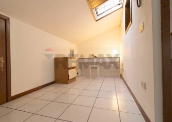 Mansarda - Villa Via Monsignor Castelli
 
17, Desio - foto 30