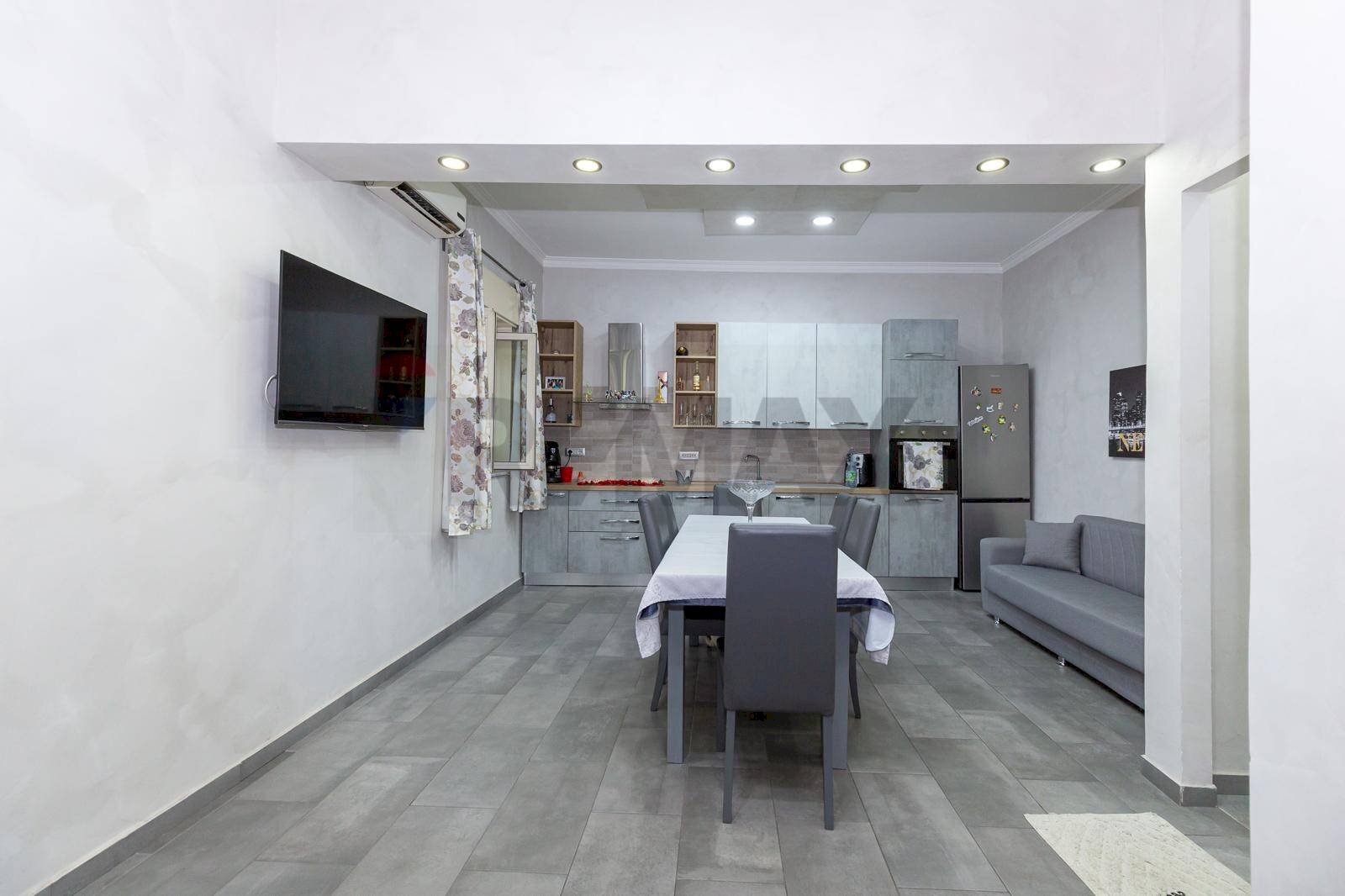 Sala da pranzo - Appartamento Viale Mario Rapisardi, Catania - foto 2