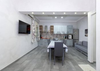 Sala da pranzo - Appartamento Viale Mario Rapisardi, Catania - foto 2