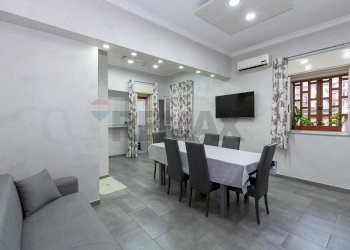 Sala da pranzo - Appartamento Viale Mario Rapisardi, Catania - foto 3