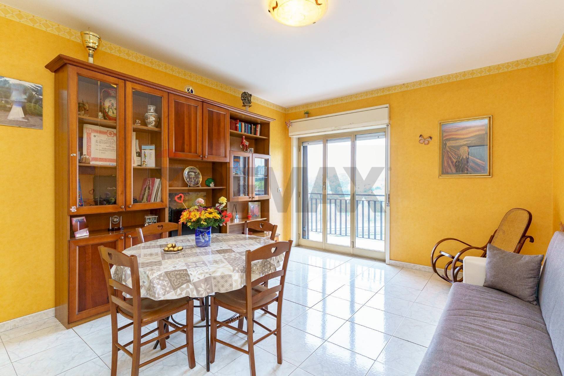 Sala da pranzo - Quadrilocale via palermo
 
615, Catania - foto 1