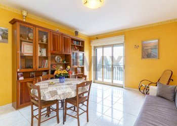 Sala da pranzo - Quadrilocale via palermo
 
615, Catania - foto 1