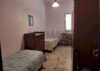 Camera / camera da letto - Casa indipendente VIA  FABIO FILZI
 
8, Paterno - foto 30