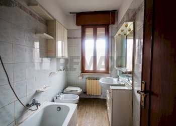 2 piano - bagno con vasca - Independent house Via Livorno
 
9, Mira - photo 17