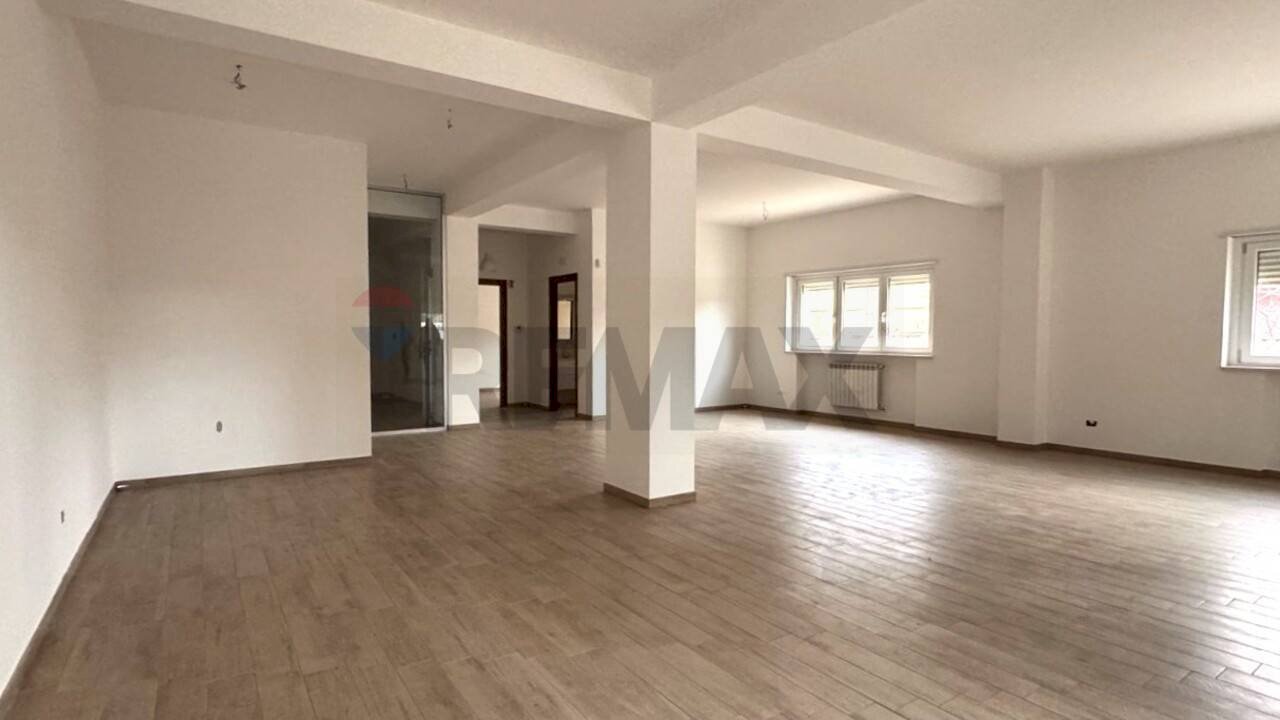 Stanza vuota - Commercial Premises Via Lanciano
 
15, L'Aquila - photo 3