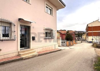 Casa all\'aperto - Commercial Premises Via Lanciano
15, L'Aquila - photo 1