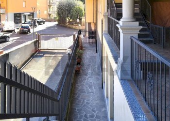 Balcone - Bilocale Via Sigismondi
 
42, Villa d'Almè - foto 22
