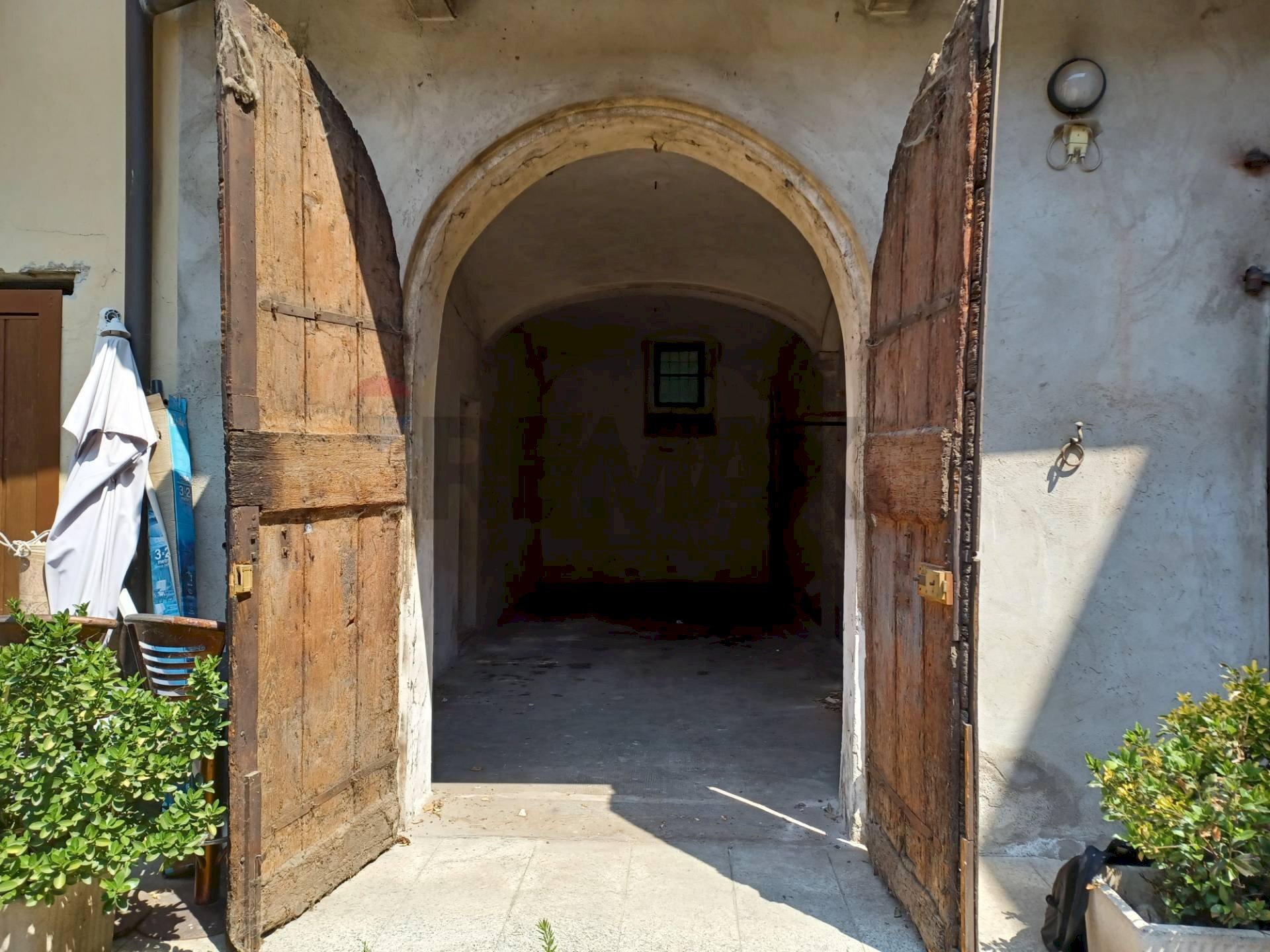 Edificio all\'aperto - Box piazza Martiri della Libertà
 
22, Galliate - photo 1