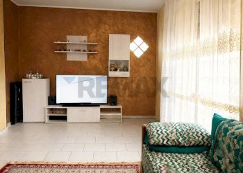 Soggiorno - Quadrilocale Via Gibellini
 
75, Novara - foto 2