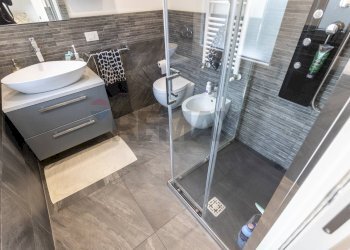 Bagno - Three-room apartment Via Pascoli
 
55/bis, Salsomaggiore Terme - photo 17