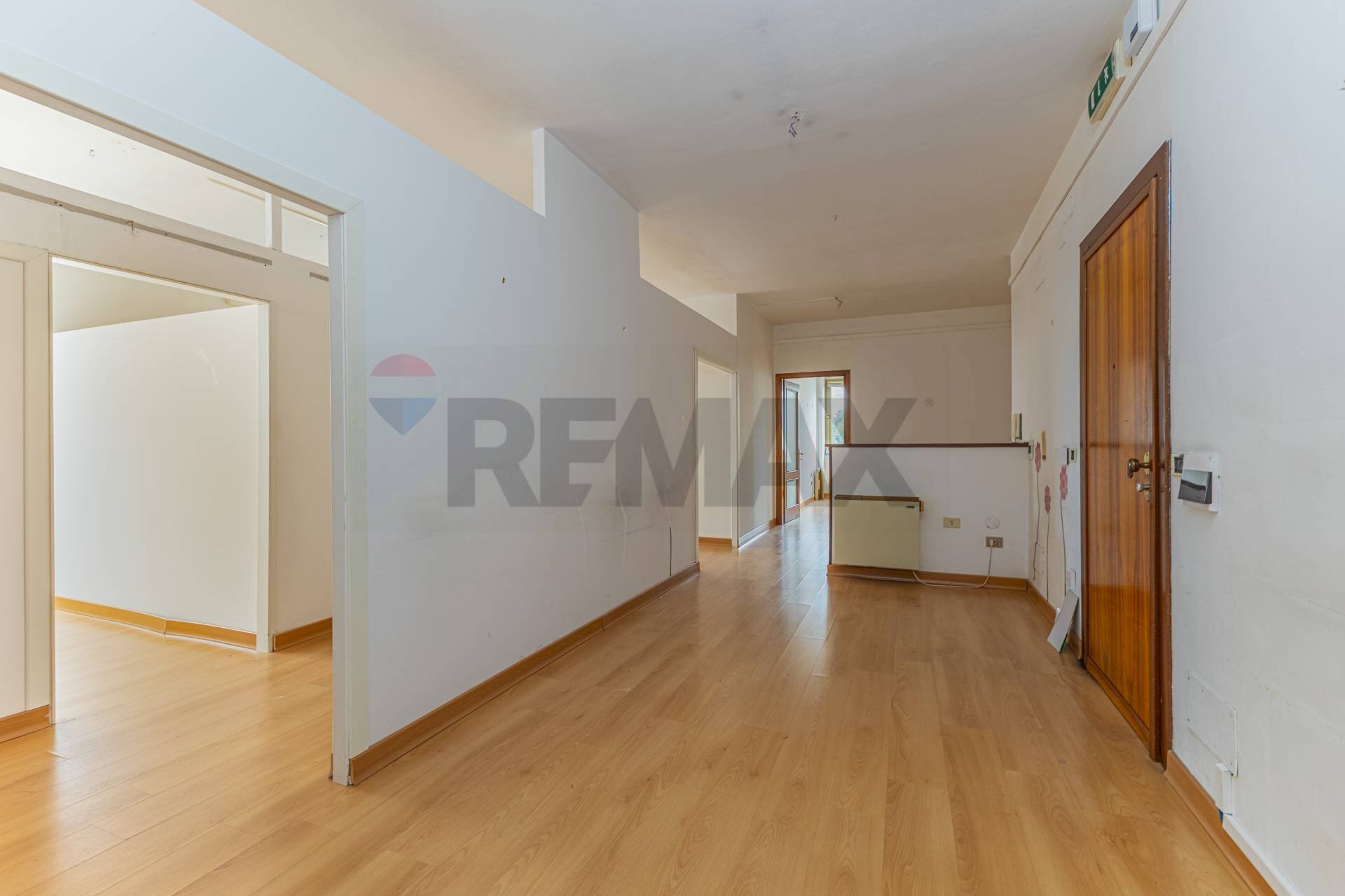 Hall / corridoio - Office Via Carlo Felice
 
33, Sassari - photo 3