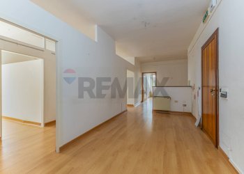 Hall / corridoio - Ufficio Via Carlo Felice
 
33, Sassari - foto 3