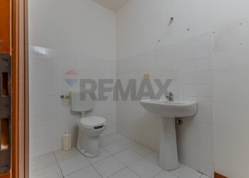 Bagno - Ufficio Via Carlo Felice
 
33, Sassari - foto 27