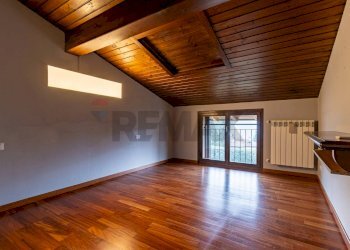 Stanza vuota - Trilocale VIA SANTA VALERIA
 
1, Caglio - foto 15