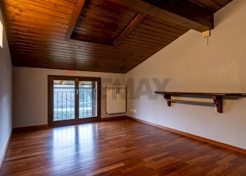 Stanza vuota - Trilocale VIA SANTA VALERIA
 
1, Caglio - foto 16