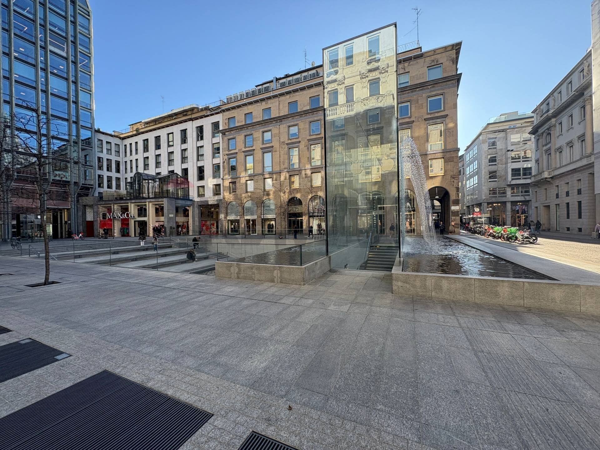 Edificio all\'aperto - Shop corso Vittorio Emanuele II
 
9, Milano - photo 2