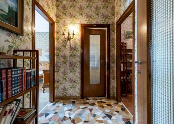 Hall / corridoio - Casa indipendente via Montello
 
13, Venegono Inferiore - foto 9