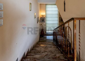 Scale - Casa indipendente via Montello
 
13, Venegono Inferiore - foto 25