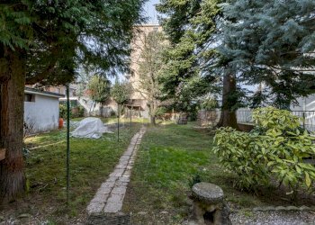 Giardino - Casa indipendente via Montello
 
13, Venegono Inferiore - foto 33