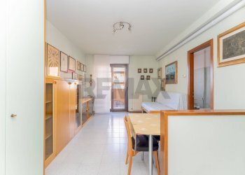 Sala da pranzo - Monolocale Via Q. Sella
 
140, Busto Arsizio - foto 2