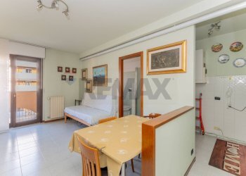 Sala da pranzo - Monolocale Via Q. Sella
 
140, Busto Arsizio - foto 6