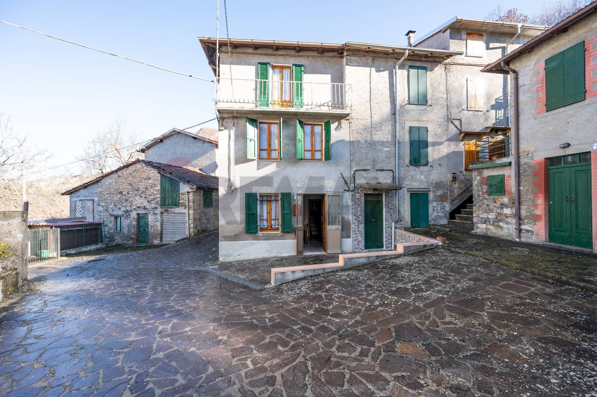 Casa all\'aperto - Casa semi indipendente località tufi
 
28, Corniglio - foto 1