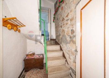 Scale - Casa semi indipendente località tufi
 
28, Corniglio - foto 11