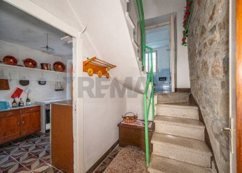 Scale - Casa semi indipendente località tufi
 
28, Corniglio - foto 12