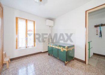 Stanza vuota - Casa semi indipendente località tufi
 
28, Corniglio - foto 29