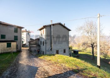 Casa all\'aperto - Casa semi indipendente località tufi
 
28, Corniglio - foto 34