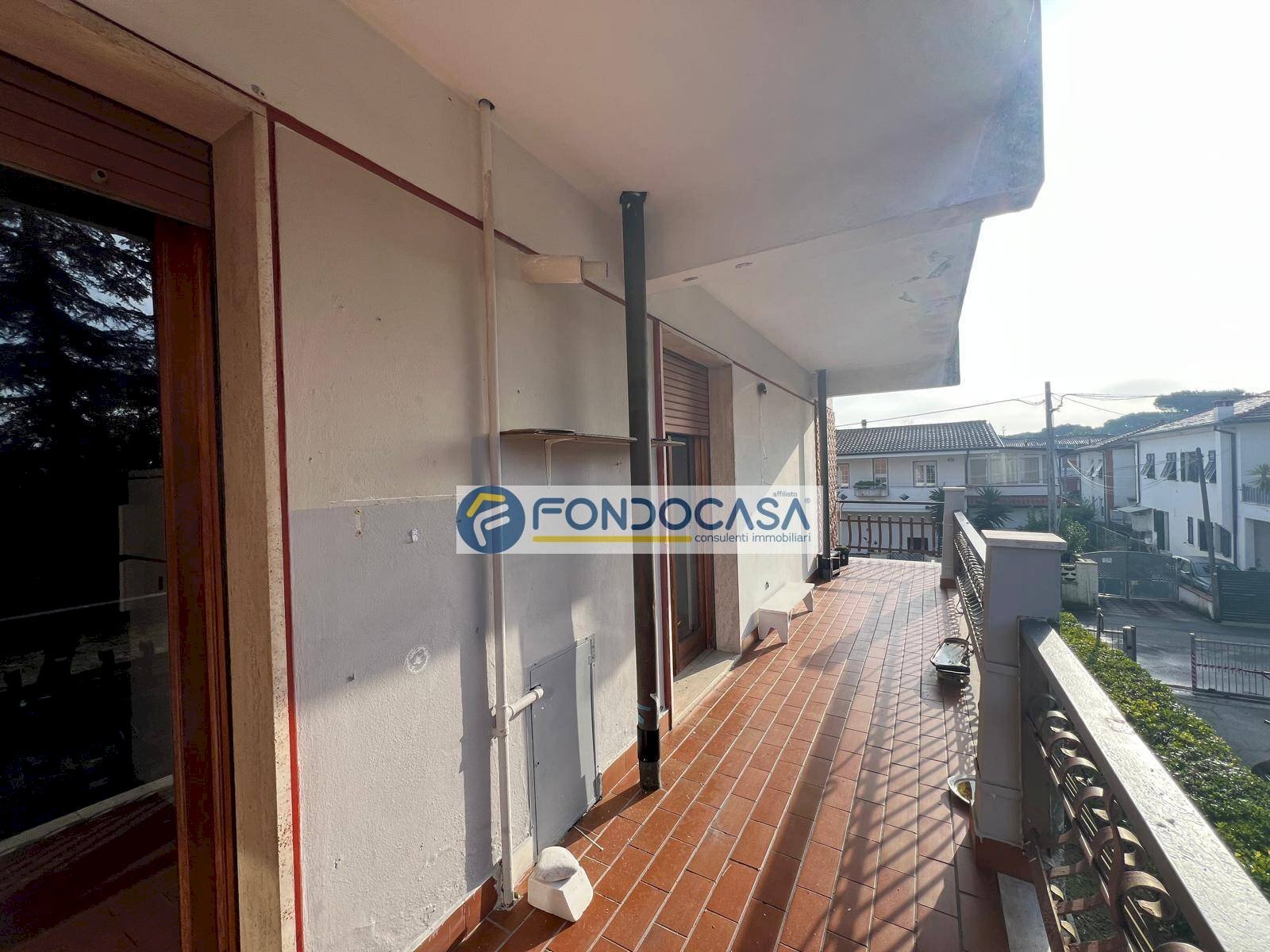 terrazzo - Four-room apartment via pisa, Massa - photo 3