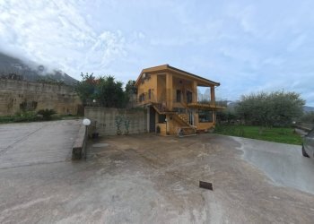 Casa all\'aperto - Villa via Cangialosi
 
126, Carini - photo 1