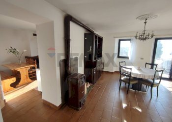 Sala da pranzo - Casa indipendente via per Caino, Vercana - foto 11