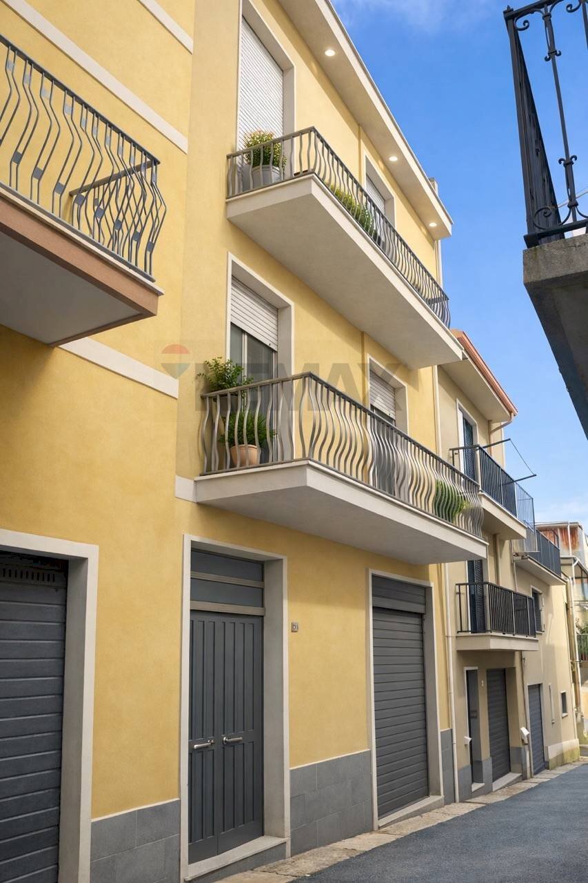 Edificio all\'aperto - Casa indipendente Via Minardi
 
151, Ragusa - foto 1