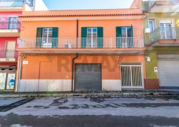 Edificio all\'aperto - Casa indipendente Via D'antona
 
13, Ragusa - foto 1