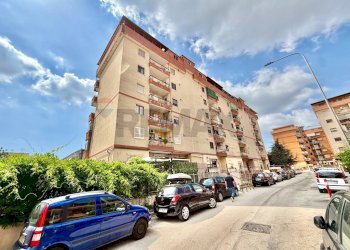 Edificio all\'aperto - Attico VIA TEVERE
 
49, Marano di Napoli - foto 2