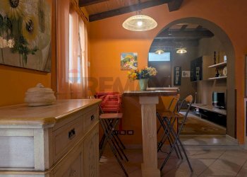 Sala da pranzo - Casa semi indipendente via moneta
 
30, Carrara - foto 9