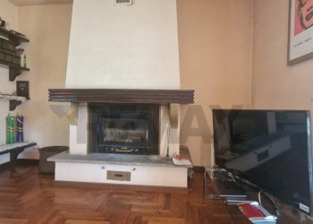 Soggiorno - Villa Via Strada Vecchia di Valenza
 
13, Sale - foto 8