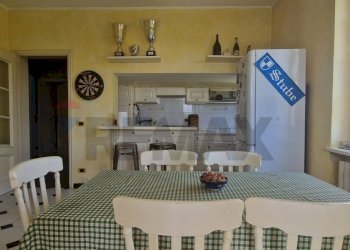 Sala da pranzo - Villa Via Strada Vecchia di Valenza
 
13, Sale - foto 13
