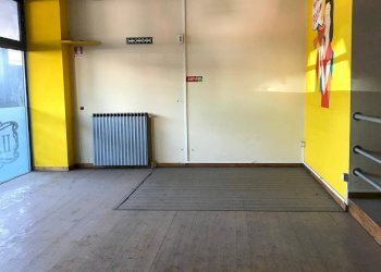 Foto 11 - Locale Commerciale Via Manin
 
30, Varese - foto 11