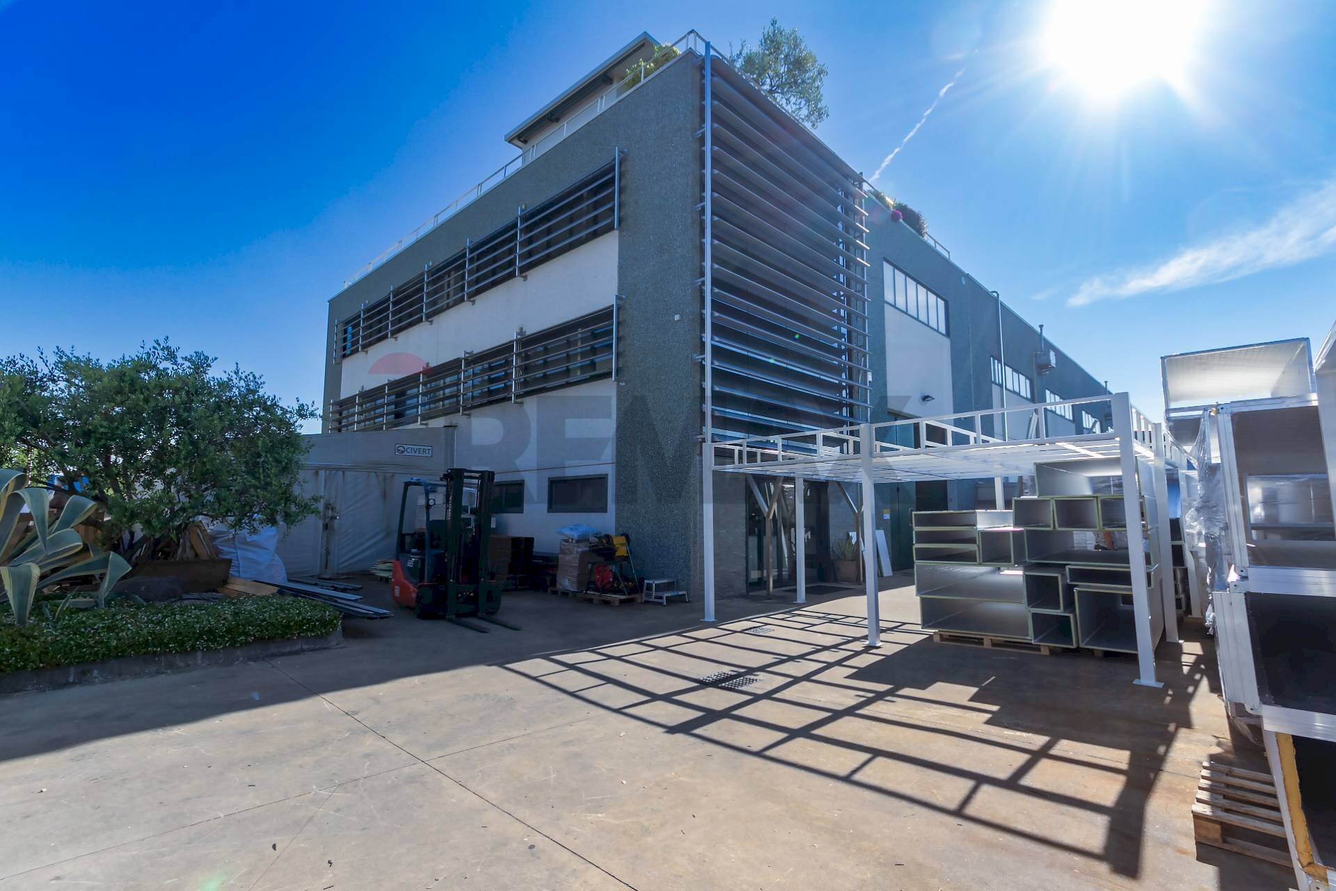 Edificio all\'aperto - Capannone Pozzo d'Adda - foto 1