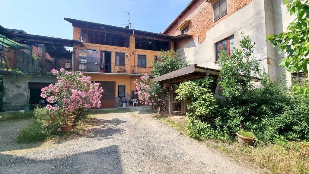 Cortile interno - Independent house corso Camillo Benso di Cavour, 36, Gattinara - photo 1