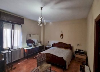 Camera da letto - Casa indipendente corso Camillo Benso di Cavour, 36, Gattinara - foto 12