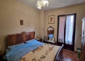 Camera da letto - Casa indipendente corso Camillo Benso di Cavour, 36, Gattinara - foto 16