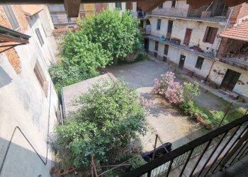 Cortile interno - Casa indipendente corso Camillo Benso di Cavour, 36, Gattinara - foto 33