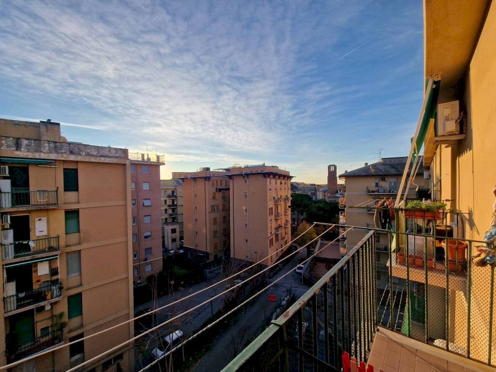Balcone - Trilocale via Guido Agosti, 4A, Genova (zona Cornigliano) - foto 1