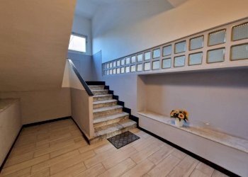 Interno palazzo - Trilocale via Guido Agosti, 4A, Genova (zona Cornigliano) - foto 13