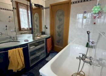 Bagno - Casa indipendente via dell'Industria, 80, Bologna (zona San Vitale) - foto 8