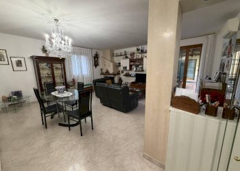 Salone - Casa indipendente via dell'Industria, 80, Bologna (zona San Vitale) - foto 15